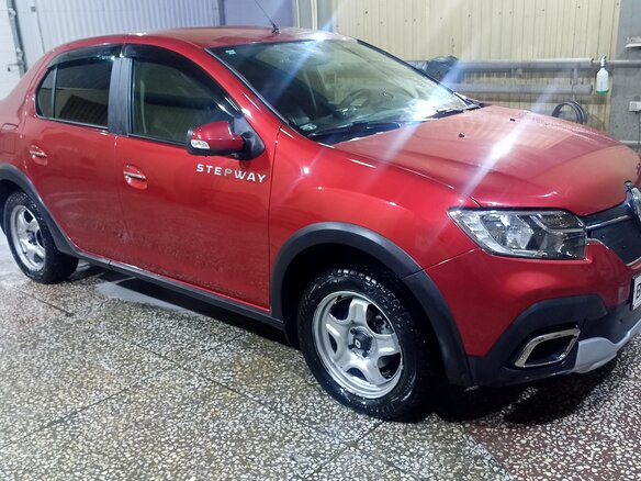 2020 Renault Logan Stepway II Рестайлинг, красный, 1300000 рублей - вид 4