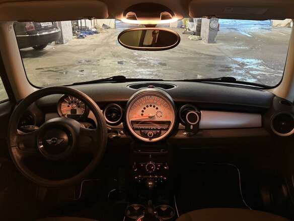 2011 Mini Hatch One II (R56) Рестайлинг, красный, 880000 рублей - вид 9