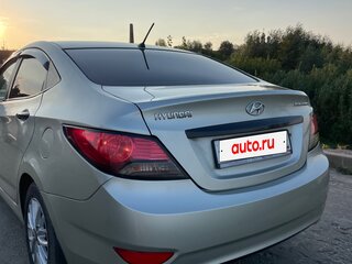 2013 Hyundai Solaris I, бежевый, 610000 рублей, вид 4