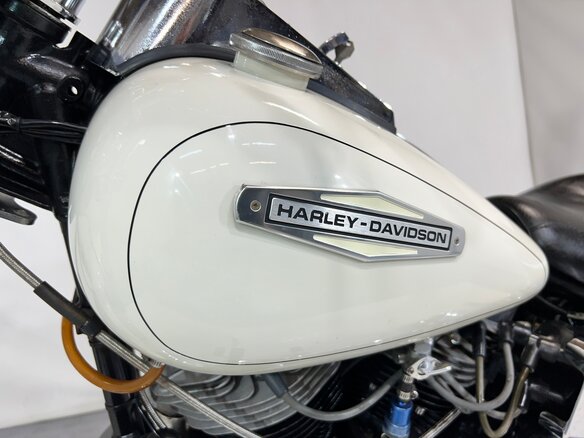 1980 Harley-Davidson Dyna Wide Glide, белый, 1500000 рублей - вид 17