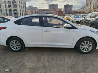 2019 Hyundai Solaris II, белый, 890000 рублей, вид 5