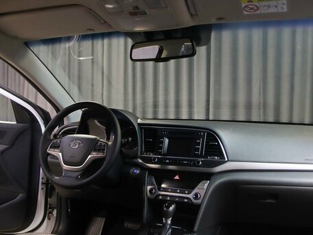 2018 Hyundai Elantra VI (AD), белый, 1249000 рублей, вид 5