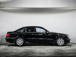 2002 Mercedes-Benz E-Класс 240 III (W211, S211), чёрный, 593777 рублей, вид 4