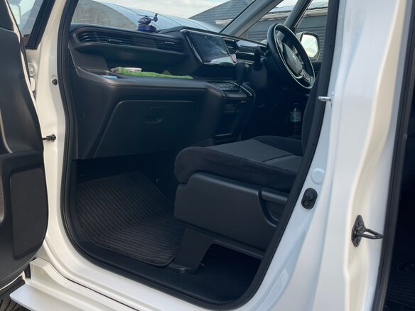 2016 Honda Stepwgn Spada V, белый, 2450000 рублей - вид 10