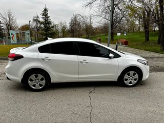 2017 Kia Cerato III Рестайлинг (Classic), белый, 1290000 рублей, вид 5