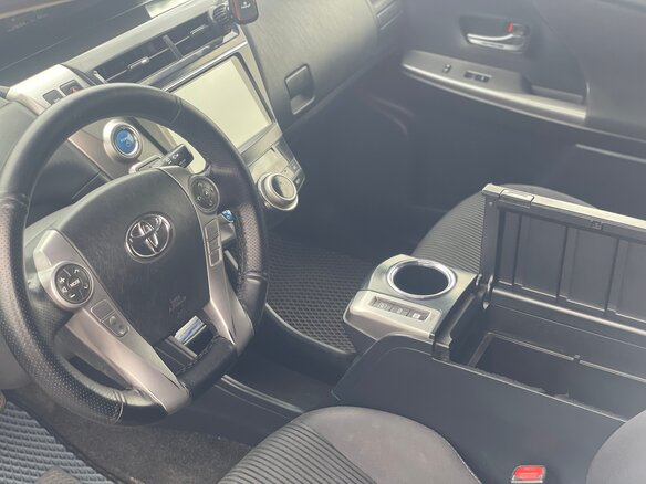 2016 Toyota Prius v (+) I Рестайлинг (ZVW40/41), белый