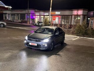 2020 Kia Rio IV, серый, 1280000 рублей, вид 4