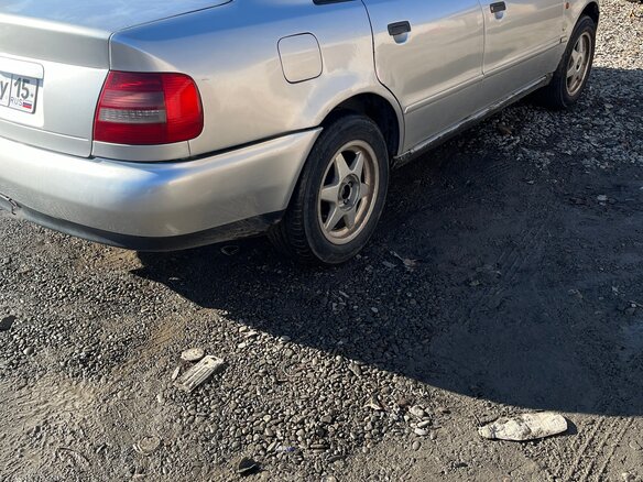1996 Audi A4 I (B5), серебристый, 320000 рублей - вид 3