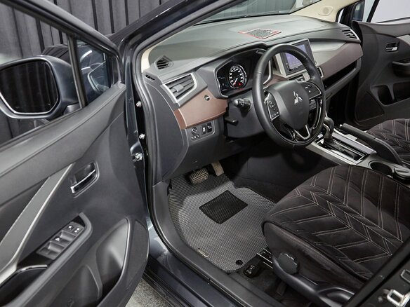 2022 Mitsubishi Xpander I, серый, 2699000 рублей - вид 6