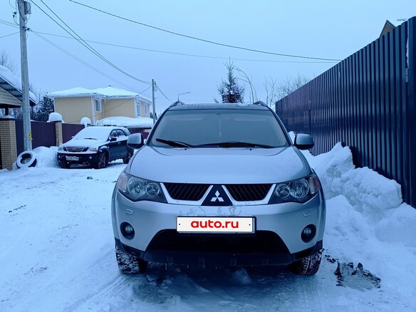 2007 Mitsubishi Outlander II, серебристый, 1045000 рублей - вид 1