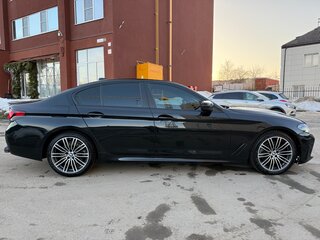 2019 BMW 5 серии 520d xDrive VII (G30/G31/G38), чёрный, 2700000 рублей, вид 5
