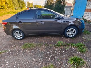 2016 Kia Rio III Рестайлинг, коричневый, 1090000 рублей, вид 3