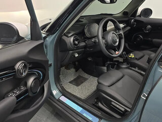 2022 Mini Hatch Cooper III (F55/F56) Рестайлинг 2, серый, 1700000 рублей, вид 4