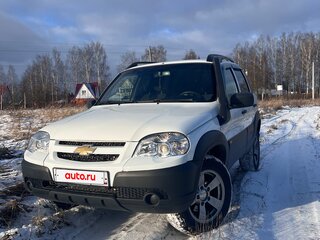 2016 Chevrolet Niva I Рестайлинг, белый, 690000 рублей, вид 1