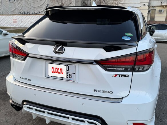 2020 Lexus RX 300 IV Рестайлинг, белый, 4950000 рублей - вид 7