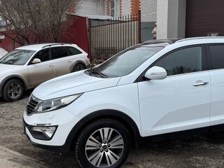2015 Kia Sportage III Рестайлинг, белый, 1899000 рублей, вид 4