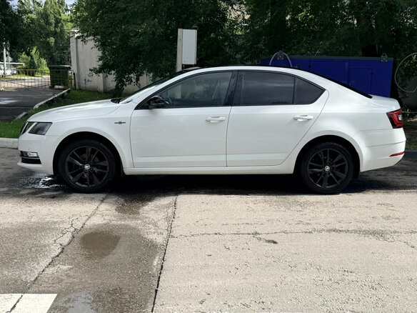 2019 Skoda Octavia III (A7) Рестайлинг, белый, 2100000 рублей - вид 8