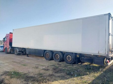 2012 Mercedes-Benz Actros, красный, 3700000 рублей, вид 2