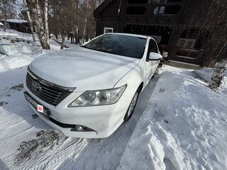 2013 Toyota Camry VII (XV50), белый, 1750000 рублей, вид 2