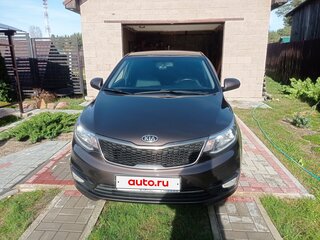 2015 Kia Rio III Рестайлинг, коричневый, 960000 рублей, вид 1