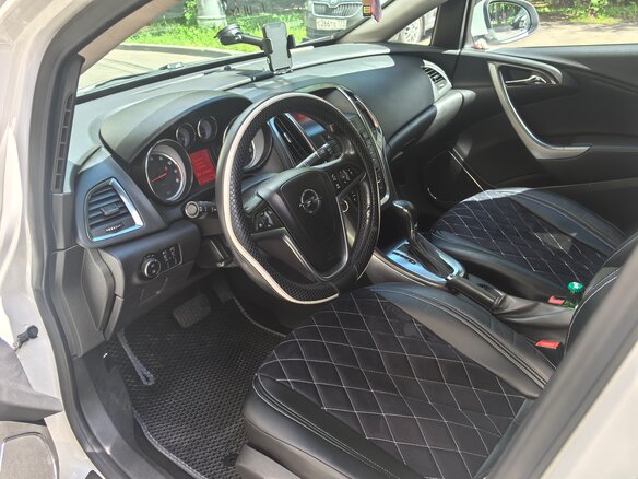 2011 Opel Astra J, белый, 650000 рублей - вид 3