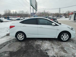 2011 Hyundai Solaris I, белый, 600000 рублей, вид 5