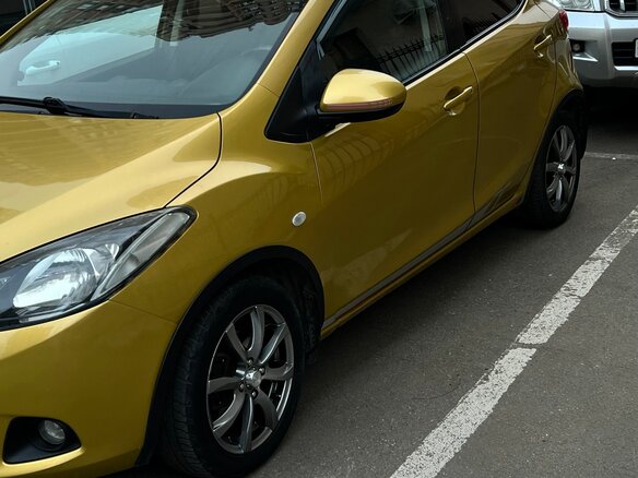 2008 Mazda 2 II (DE), жёлтый - вид 1