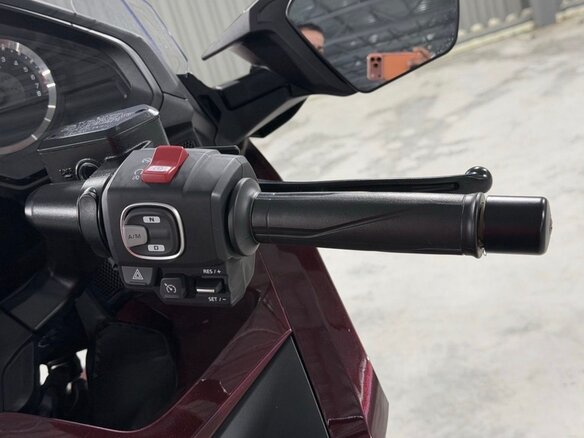 2025 Honda GL 1800 Gold Wing, красный, 3400000 рублей - вид 16
