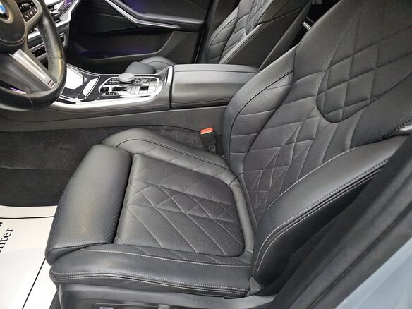 2024 BMW X5 40i IV (G05/G18) Рестайлинг, серый - вид 7