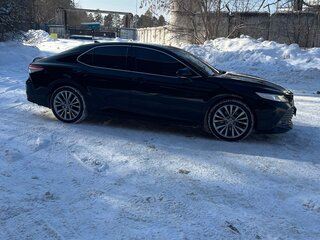 2020 Toyota Camry VIII (XV70), чёрный, 3000000 рублей, вид 4