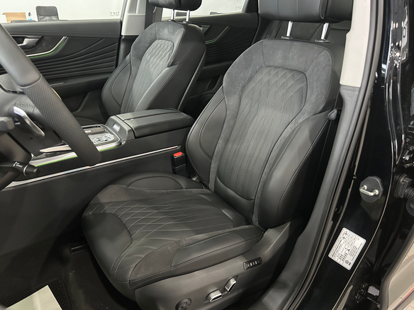 2024 Hongqi HS5 I Рестайлинг, чёрный - вид 21