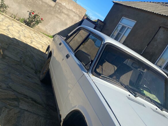 1999 Lada (ВАЗ) 2107, белый, 70000 рублей - вид 5