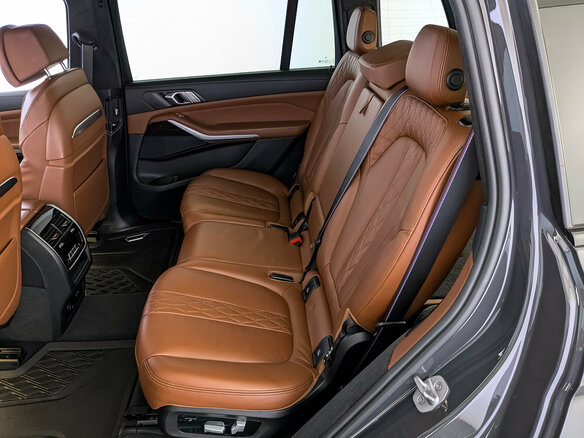 2023 BMW X7 40d I (G07) Рестайлинг, серый, 11350000 рублей - вид 18