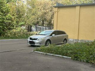 2009 Toyota Avensis III, серебристый, 800000 рублей, вид 2