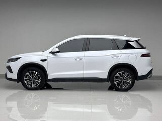2025 BYD Song Pro 18.3 kWh I Рестайлинг 3, белый, 3200000 рублей, вид 4