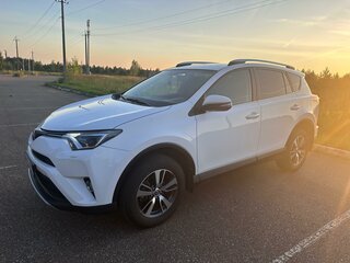 2017 Toyota RAV4 IV (XA40) Рестайлинг, белый, 2270000 рублей, вид 1