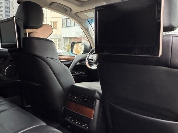 2015 Lexus LX 570 III Рестайлинг 2, серый, 7600000 рублей - вид 6