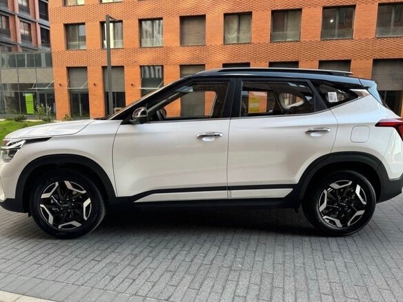 2026 Kia Seltos I Рестайлинг, белый, 2150070 рублей - вид 3