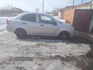 2011 Chevrolet Aveo I Рестайлинг, серебристый, 380000 рублей, вид 2