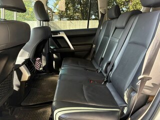 2017 Toyota Land Cruiser Prado 150 Series Рестайлинг 2, белый, 4200000 рублей, вид 5