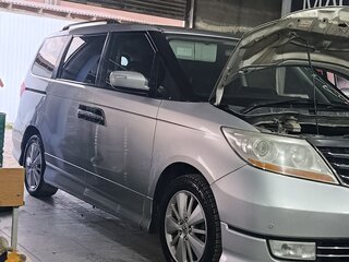 2007 Honda Elysion I Рестайлинг, серебристый, 800000 рублей, вид 1