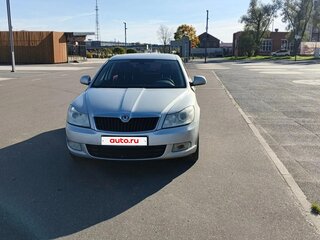 2013 Skoda Octavia II (A5) Рестайлинг, серебристый, 650000 рублей, вид 2