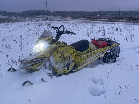 2016 BRP Ski-Doo Summit 800, жёлтый, 700000 рублей, вид 2