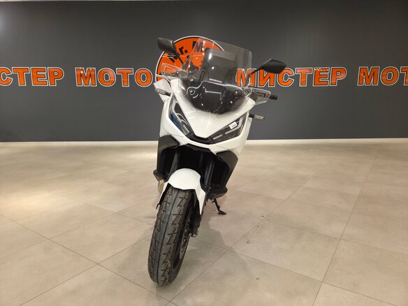 2022 Honda NT1100, белый, 1399000 рублей - вид 2