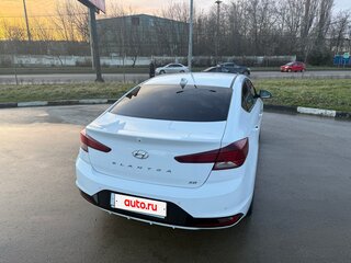 2019 Hyundai Elantra VI (AD), белый, 1750000 рублей, вид 4