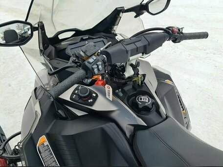 2023 BRP Ski-Doo Grand Touring 900 ACE, серебристый, 1890000 рублей, вид 2