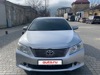 2011 Toyota Camry Japan Market VII (XV50), серебристый, 1700000 рублей, вид 1
