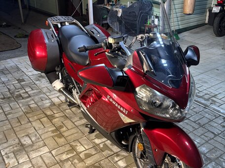 2009 Kawasaki GTR 1400 (Concours 14), красный, 700000 рублей, вид 2