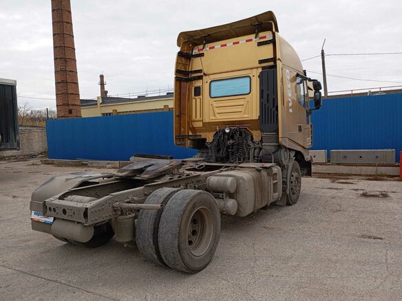 2023 IVECO-Hongyan 4x2, жёлтый, 2635425 рублей - вид 2