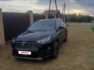 2020 Toyota RAV4 V (XA50), чёрный, 3650000 рублей, вид 3